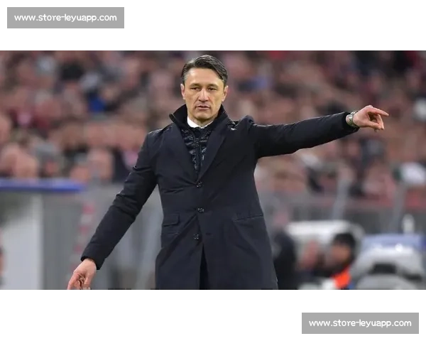 瓦伦西亚正式向莫斯克拉提交续约报价，力保后防核心留队