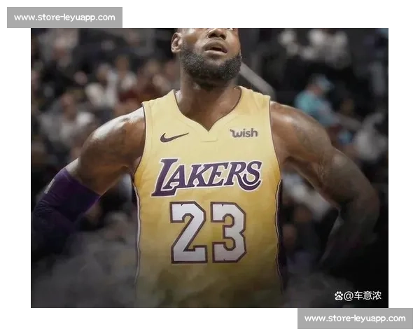 詹姆斯质疑戒指文化遭名嘴炮轰：立场矛盾引争议