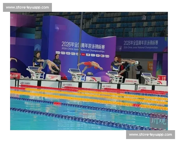 泳动天府 活力蓉城：2025 全国游泳锦标赛东安湖开赛 全运资格战点燃世赛名城
